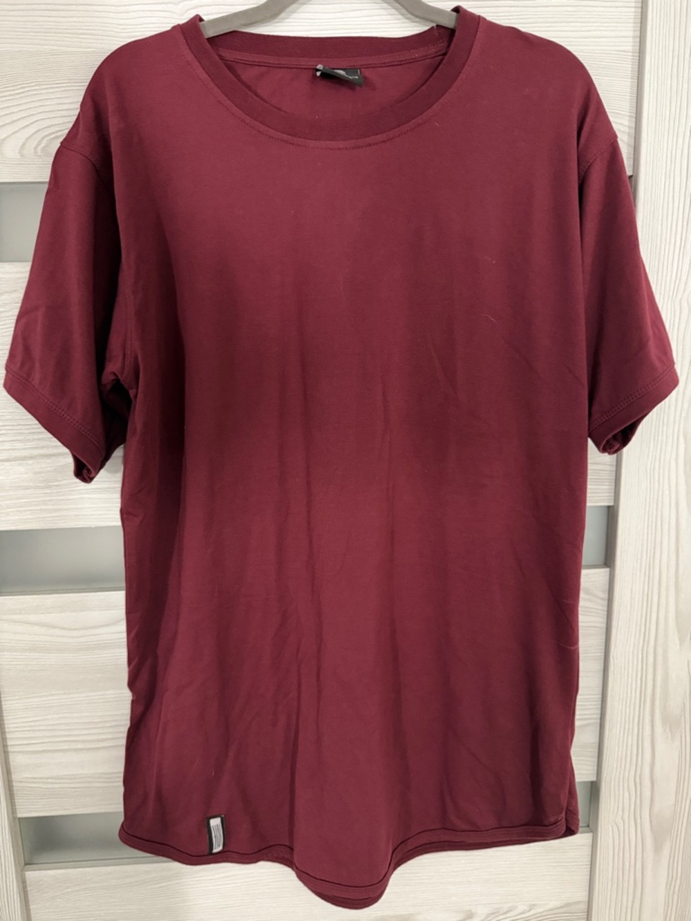 Men's Short Sleeve Crew Neck Tee in Wine
